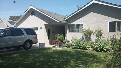 2213 S Artesia St, Santa Ana, CA, 92704-4707 | Card Image