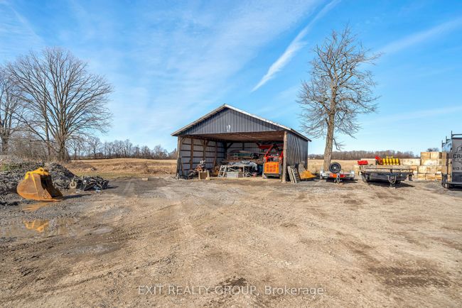 325 County Rd 30, House other with 2 bedrooms, 2 bathrooms and 25 parking in Bloomfield ON | Image 27