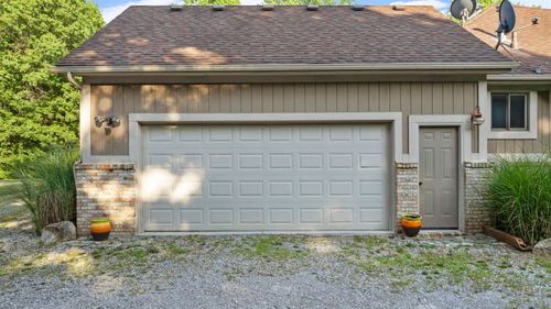 6715 N Pointe, China, MI, 48054-1728 | Card Image