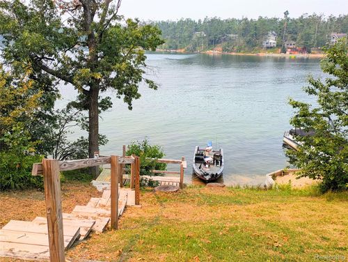 6140 Crystal, Johannesburg, MI, 49751-9519 | Card Image