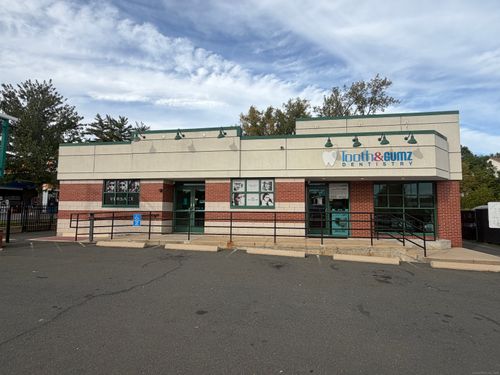 1500 Albany Ave, Hartford, CT, 06112-2113 | Card Image
