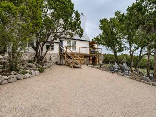 373 Treasure Hills Rd, Kerrville, TX, 78028-9330 | Card Image