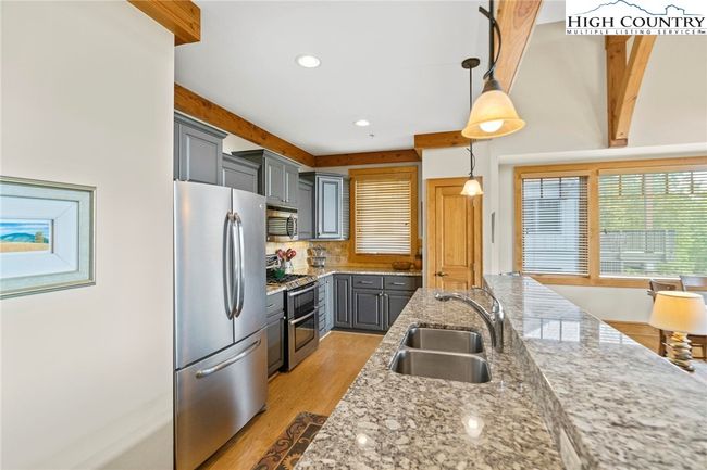 CA7 - 142 Evening View Ln, Condo with 3 bedrooms, 4 bathrooms and null parking in Boone NC | Image 8