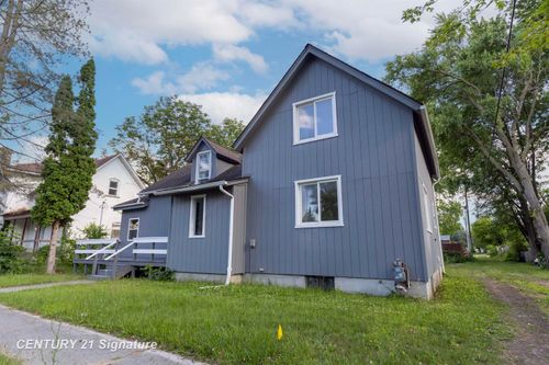 611 W 2nd St, Pinconning, MI, 48650-7014 | Card Image