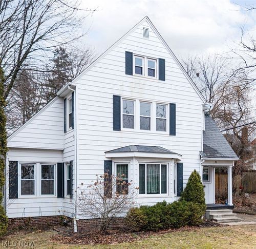 31 Medford Ave, Akron, OH, 44310-1035 | Card Image