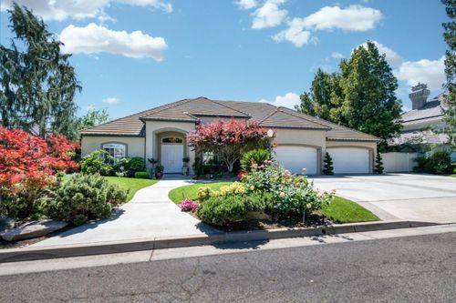 2575 W Beechwood Avenue, Fresno, CA, 93711 | Card Image