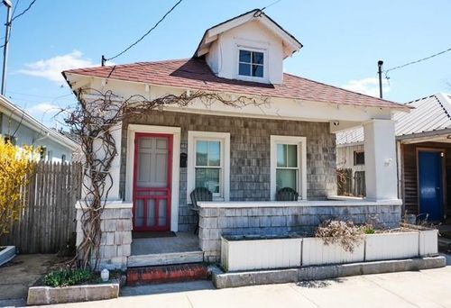 152 Beach 25th St, Far Rockaway, NY, 11691-2204 | Card Image