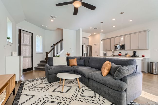 UNIT-40 - 5843 Whitby Rd, House other with 3 bedrooms, 4 bathrooms and null parking in San Antonio TX | Image 6