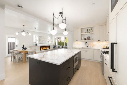 101-646 Girard Ave, Coquitlam, BC, V3K1S8 | Card Image