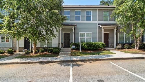 585 Mcwilliams Rd Se, Atlanta, GA, 30315-7563 | Card Image