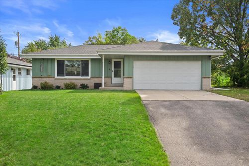 9537 W Sarasota Place, Wauwatosa, WI, 53222 | Card Image