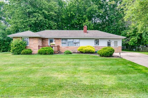 7 Minnewawa Drive, Timberlake, OH, 44095 | Card Image