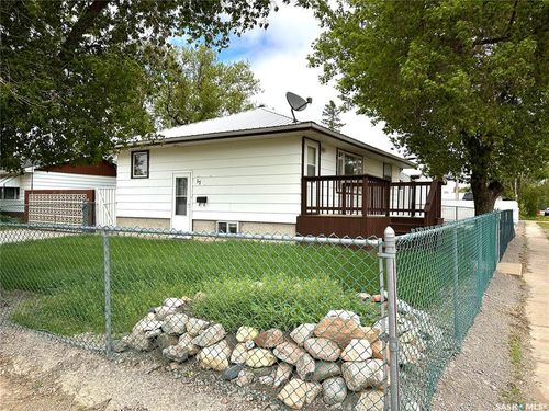 17 Jarvis St, Qu'appelle, SK, S0G | Card Image