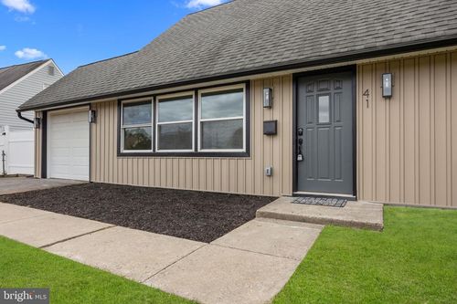 41 Jewel Ln, LEVITTOWN, PA, 19055-2303 | Card Image