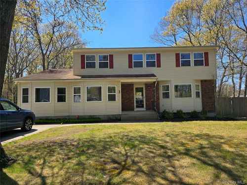 92 Hawthorne Street, Brookhaven, NY, 11950 | Card Image