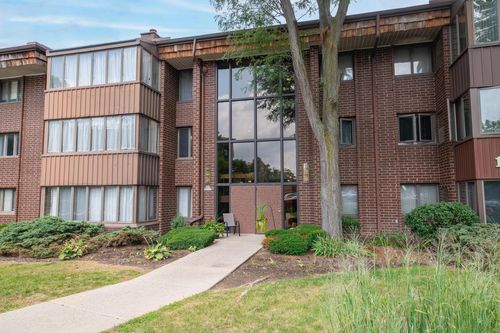 104-N85W15700 Ridge Road, Menomonee Falls, WI, 53051 | Card Image