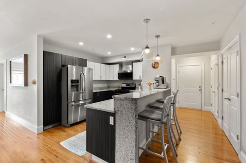 apt-5-244 Main St, Medford, MA, 02155-5640 | Card Image