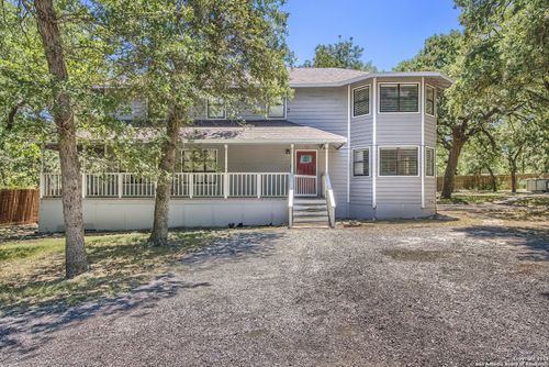 324 Hickory Hill Dr, La Vernia, TX, 78121-5202 | Card Image