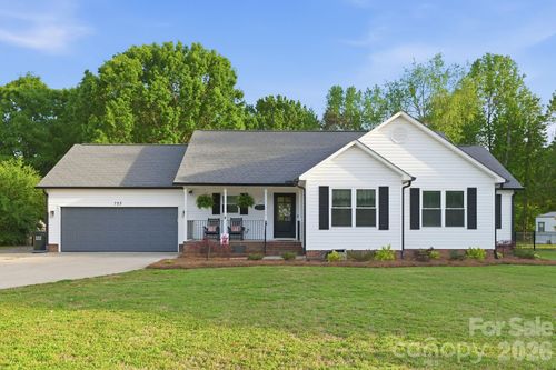 723 Pinehaven Cir, Clover, SC, 29710-8206 | Card Image