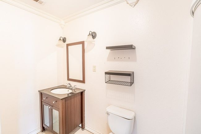 1204 Tinker St, House other with 3 bedrooms, 2 bathrooms and 2 parking in Seagraves TX | Image 15