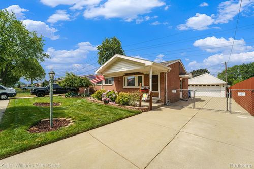 30567 Flanders Ave, Warren, MI, 48088-3219 | Card Image