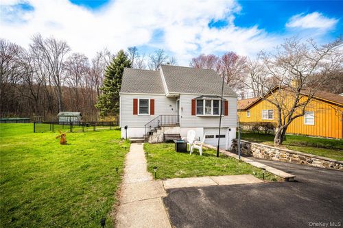 36 Edgewood Rd, Cortlandt Mnr, NY, 10567-5125 | Card Image