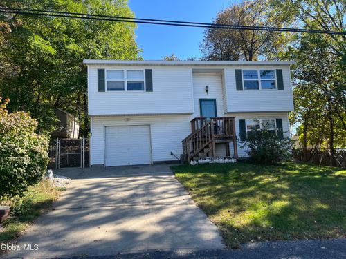 22 Hillcrest Ave, Schenectady, NY, 12304-2239 | Card Image