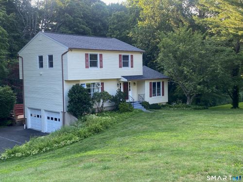 11 Olympic Dr, Danbury, CT, 06810-8216 | Card Image