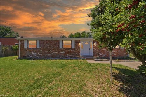 1903 Demetro Dr, Hampton, VA, 23663-1011 | Card Image