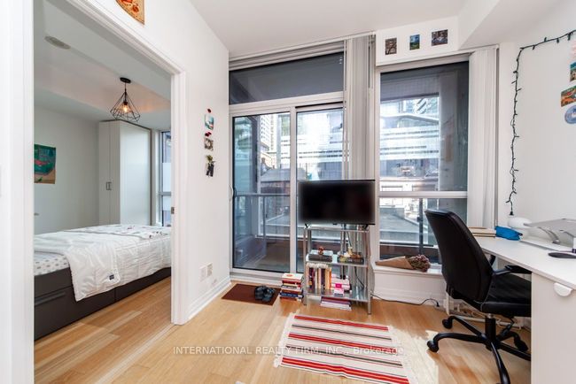 318 - 8 Mercer St, Condo with 1 bedrooms, 1 bathrooms and null parking in Toronto ON | Image 10