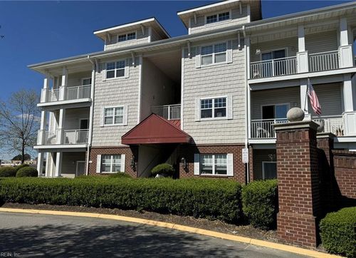 205-5300 Warminster Dr, Virginia Beach, VA, 23455-3742 | Card Image