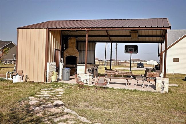 404 N J Hernandez St, House other with 4 bedrooms, 4 bathrooms and 3 parking in Weslaco TX | Image 6