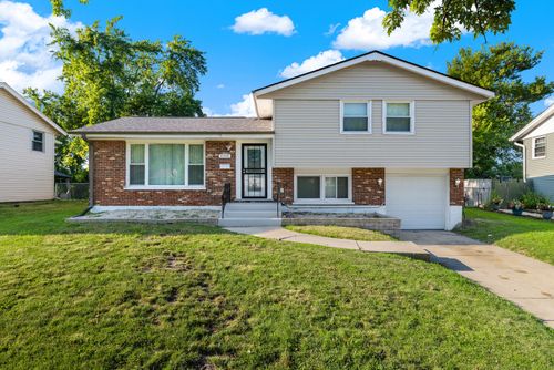 3308 Birchwood Dr, Hazel Crest, IL, 60429-1035 | Card Image