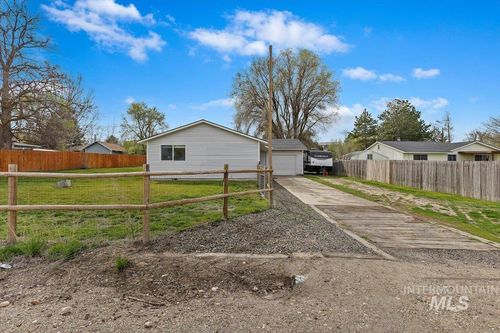 9191 Rolling Hills Ct, Nampa, ID, 83686-9535 | Card Image