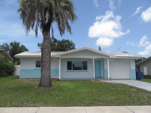 890 7th Ave Ne, LARGO, FL, 33770-1628 | Card Image