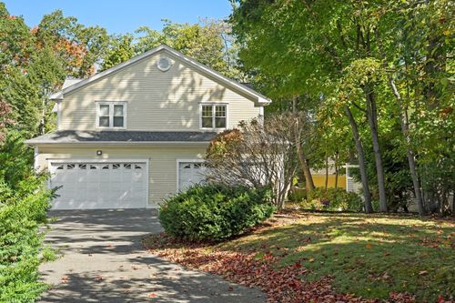 23-23-25 Woodbine St, Newton, MA, 02466 | Card Image