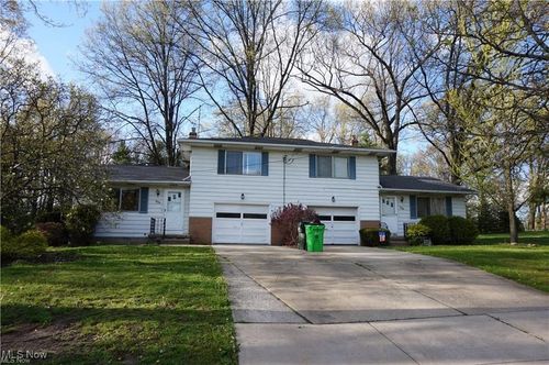 2055-2059 Bryn Mawr Dr, Stow, OH, 44224-2615 | Card Image