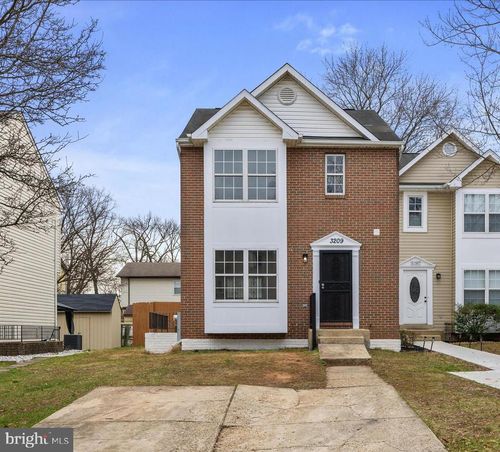 3209 W Glenreed Ct, GLENARDEN, MD, 20706-1579 | Card Image