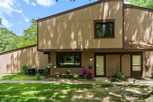26745 Lake Of The Falls Blvd, Olmsted Falls, OH, 44138-2610 | Card Image