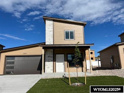 82 26th St, Wheatland, WY, 82201-3706 | Card Image