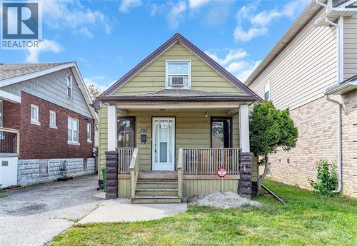 733 Randolph Ave, Windsor, ON, N9B2T7 | Card Image