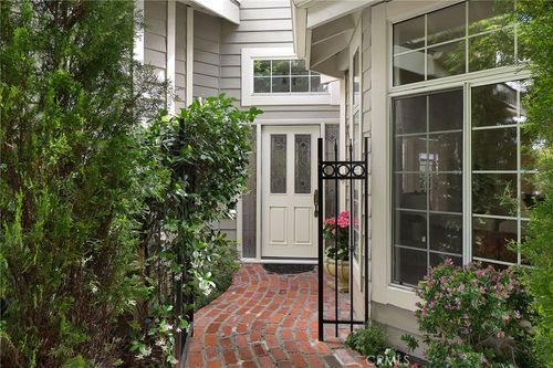 4532 Laurelgrove Ave, Studio City, CA, 91604-1224 | Card Image