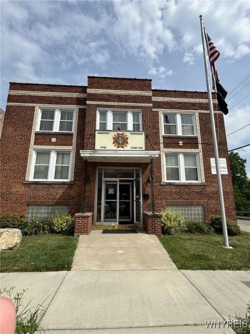18 E Spring St, Amherst, NY, 14221-5441 | Card Image