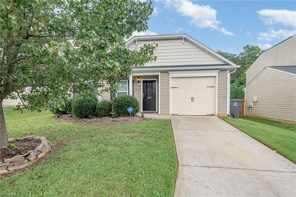 Odenton Ln, Pfafftown, NC 27040