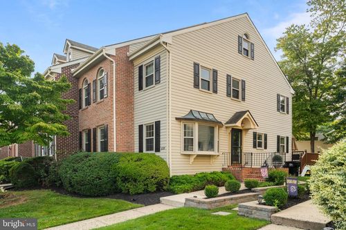 237 Georgetowne Ct, ROYERSFORD, PA, 19468-3129 | Card Image