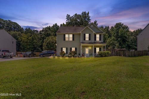 472 Comfort Rd, Richlands, NC, 28574-6143 | Card Image