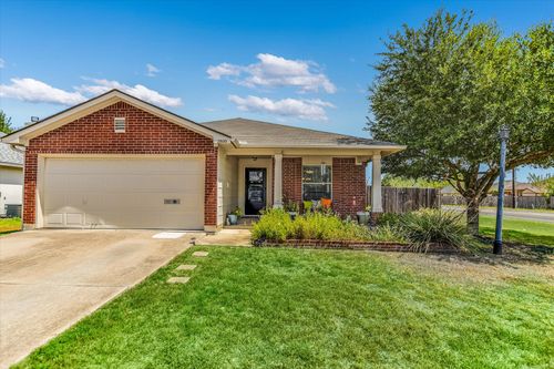 2800 Tyler Ln, Taylor, TX, 76574-5349 | Card Image
