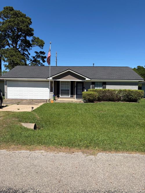 219 S 1st St, Nederland, TX, 77627-2203 | Card Image