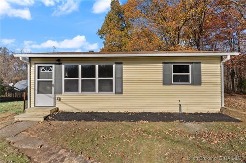 990 W Whiskey Run Rd Ne, New Salisbury, IN, 47161-8819 | Card Image