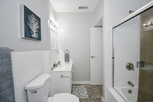 15 Elizabeth Rd, House other with 3 bedrooms, 2 bathrooms and null parking in Canton CT | Image 17